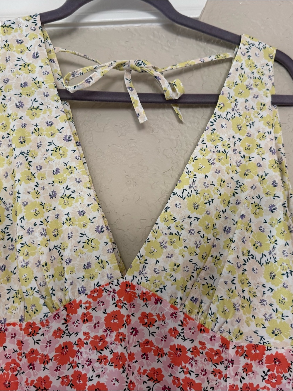 NWOT Floral V-Neck Maxi Dress (m) - Picture 6 of 7